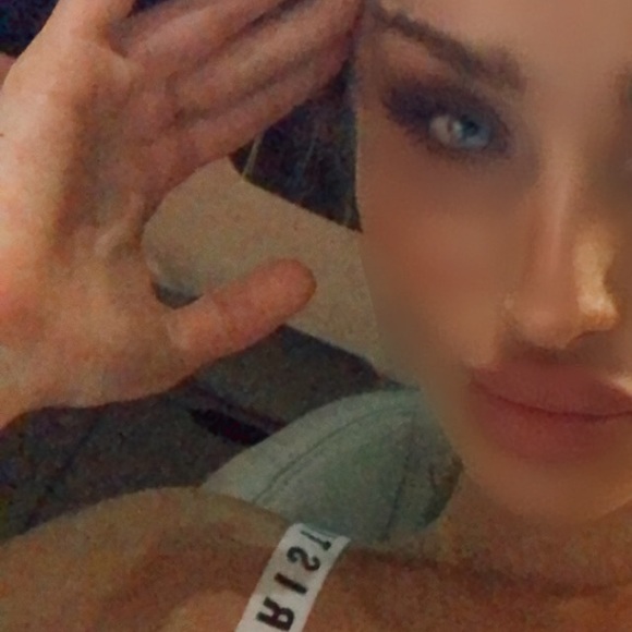 Meet your Posher, Sofia - Picture 1 of 1